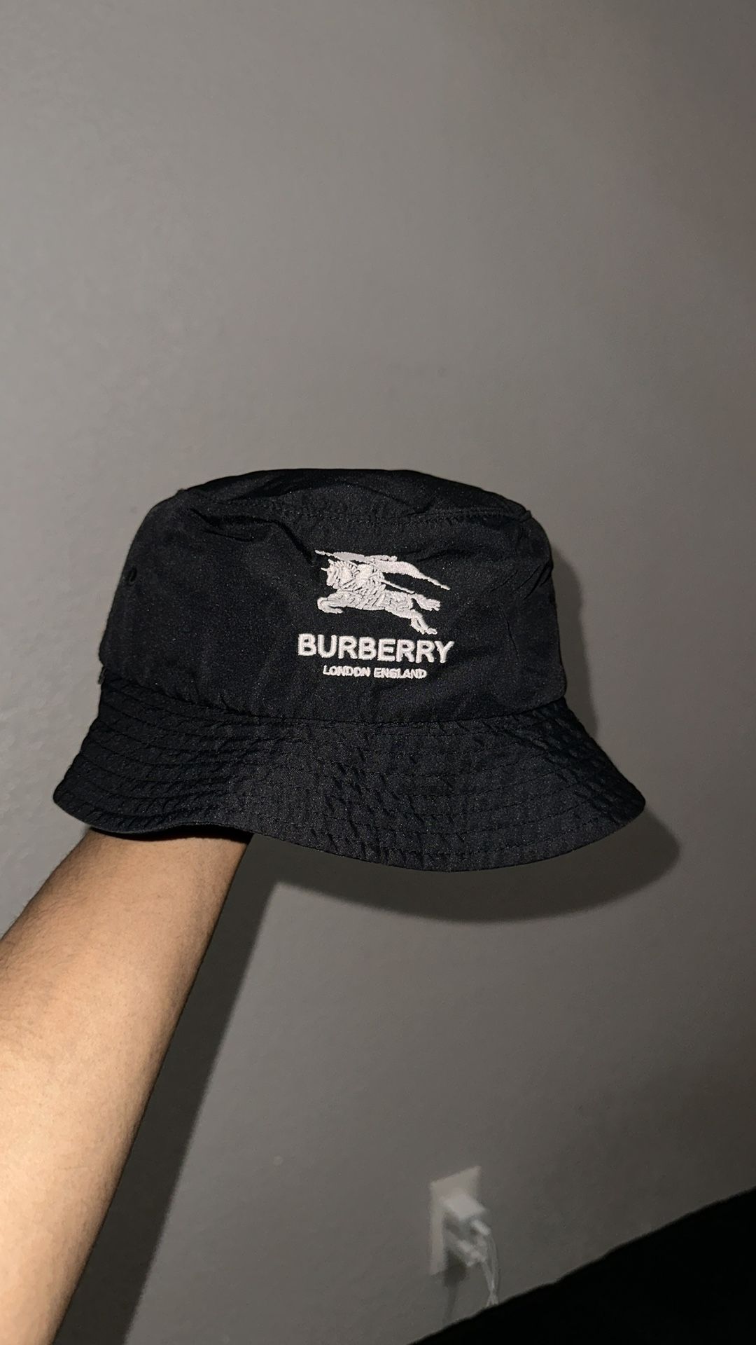 Supreme X Burberry Crusher (size: s/m)