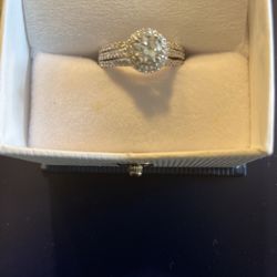 Beautiful Engagement Ring 1.12 Carat 