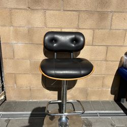 Swivel stool Rotates And Moves Up And Down