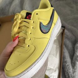 Airforce 1s size 6 GS