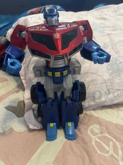 Hasbro Transformers Animated Supreme - Roll Out Command Optimus Prime $30