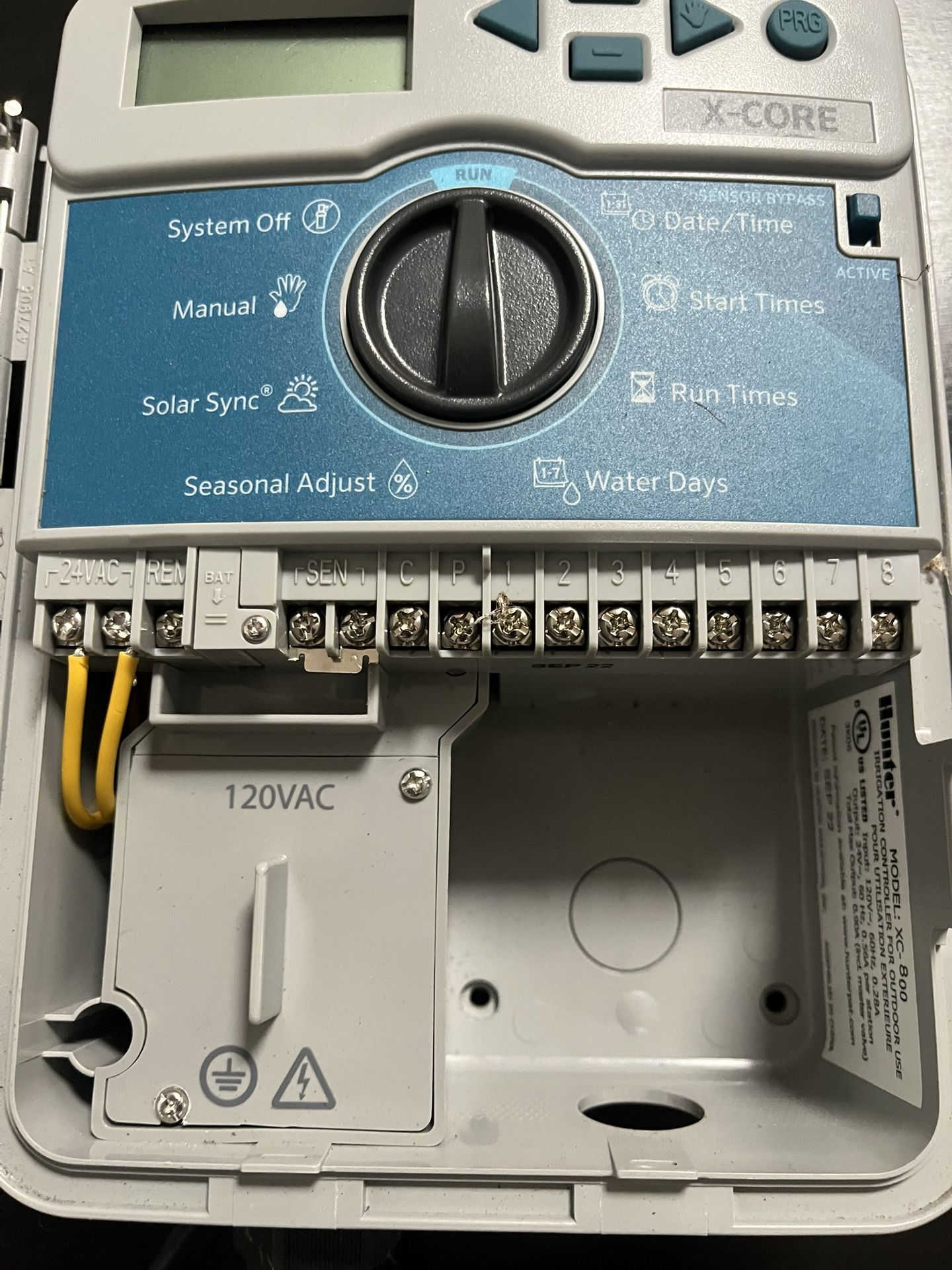Hunter 8 station sprinkler box