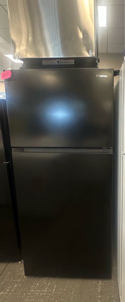 Hisense Apartment Size Refrigerator