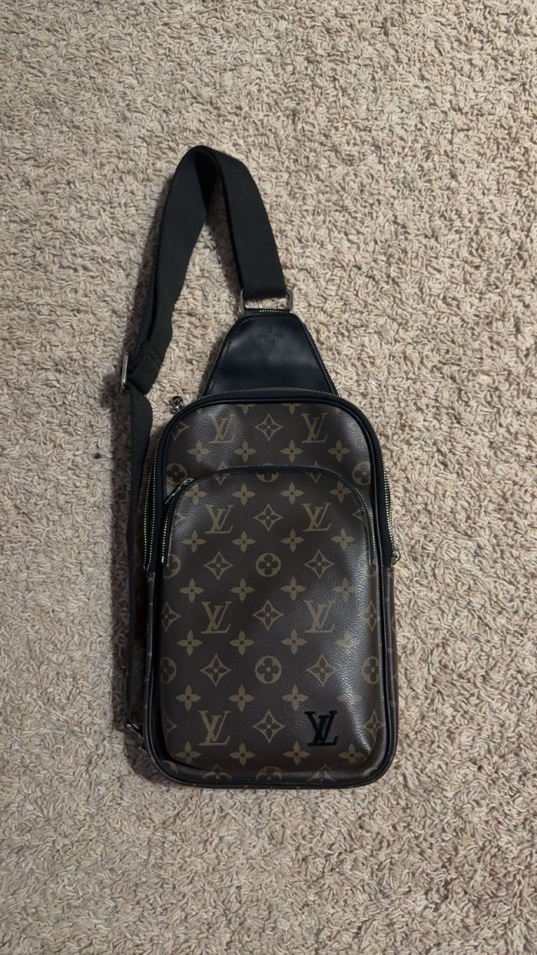 Louis Vuitton Avenue Slingbag