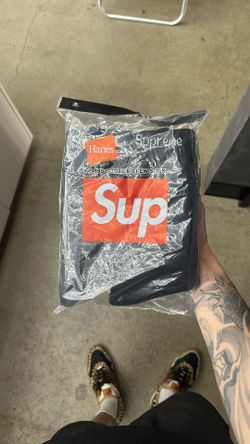 Supreme Hanes Crew Socks 4 Pack 