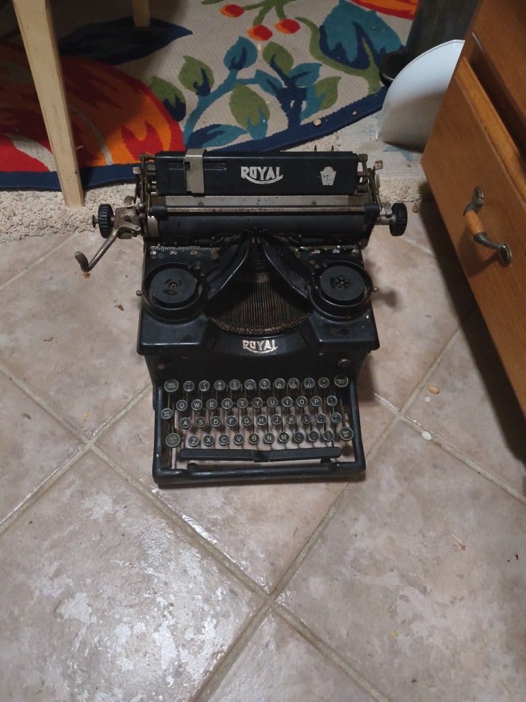 Royal Type Writer