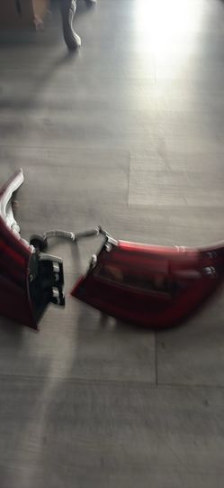 Q50 tail lights