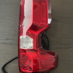 Chevrolet Silverado 2019-2023 Tail Lamp Assembly, Left Side 