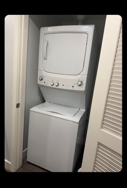 Gas stackable washer dryer five years old
