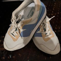 Women New Balance237 Size 8