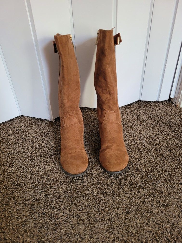 Girl's MK boots Size 5