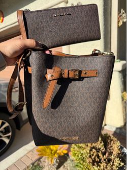 Michael Kors Crossbody Bag and Wallet Set