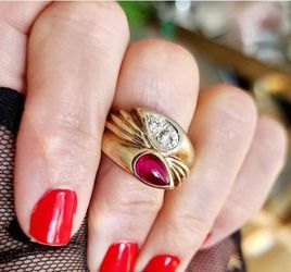 Gold Ring With Diamonds And Ruby 