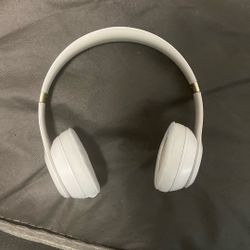 Beats Solo 4