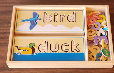 Melissa & Doug wood see & spell puzzle