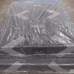 Queen Memory Foam Mattress 