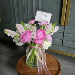 💐  Mother's day Flower Arrangements/ Bouquets 
Pre-order, taking orders now!