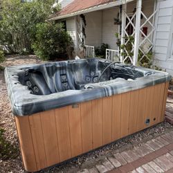 8 Person Jacuzzi Works!