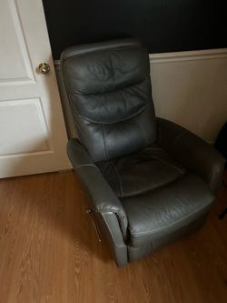 Genuine leather recliner that swells
