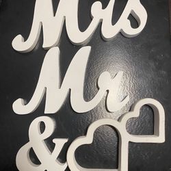 Mr & Mrs Wooden Sign 