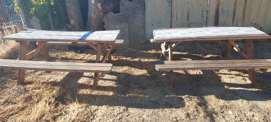 2 picnic benches