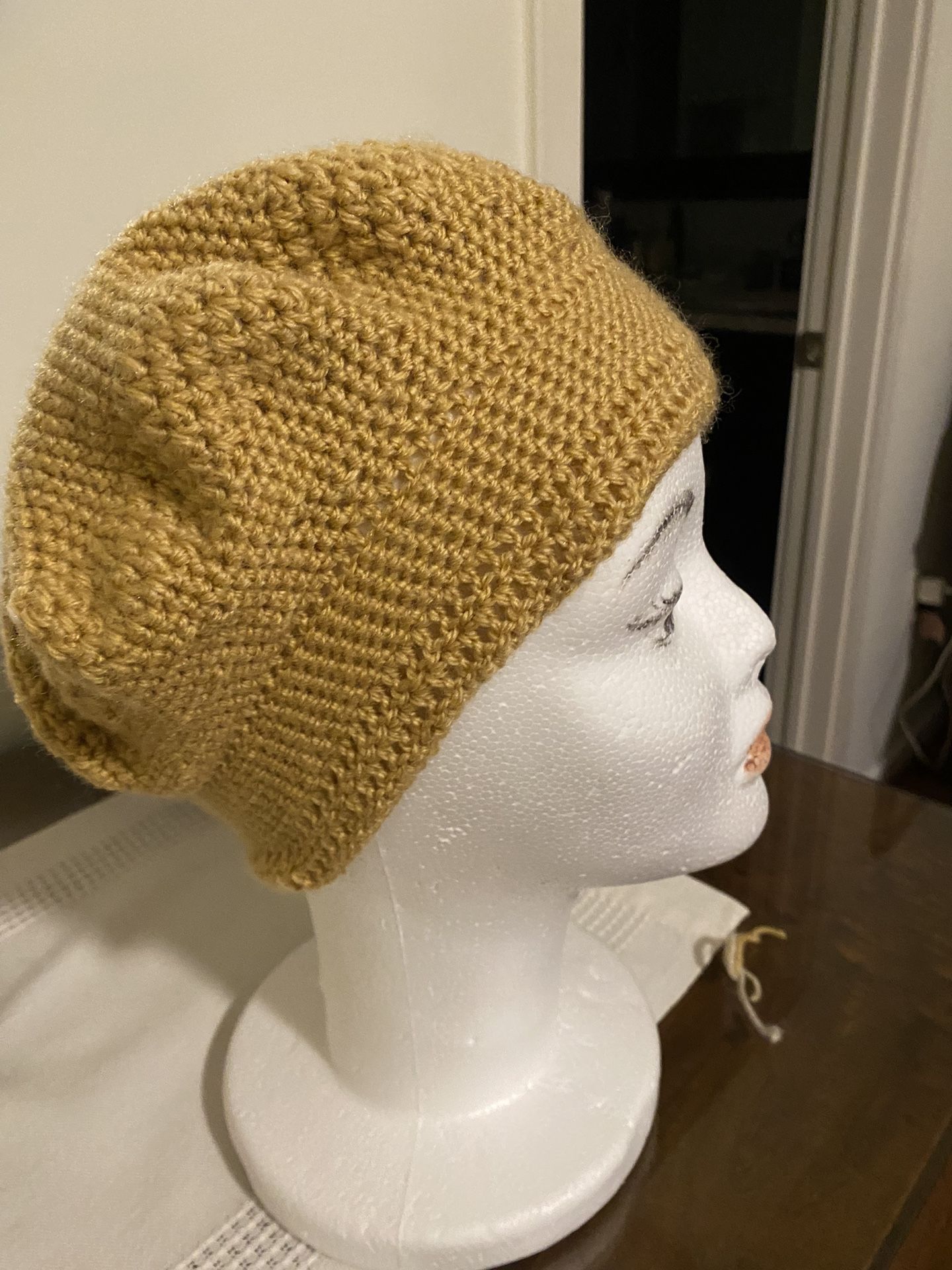 Hand Made Hats π© And Baby Items.