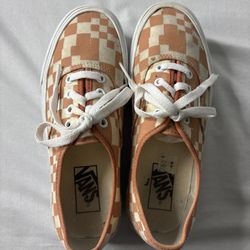 Vans Authentic Checkerboard orange trainers #skateboarding #vansoffthewall