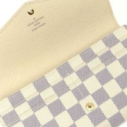 Louis Vuitton Women's Wallet
