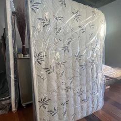Queen Size Euro Pillow Top Mattress 