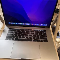 MacBook Pro 15inch 2017 Intel I7 16gb Ram 500gb 
