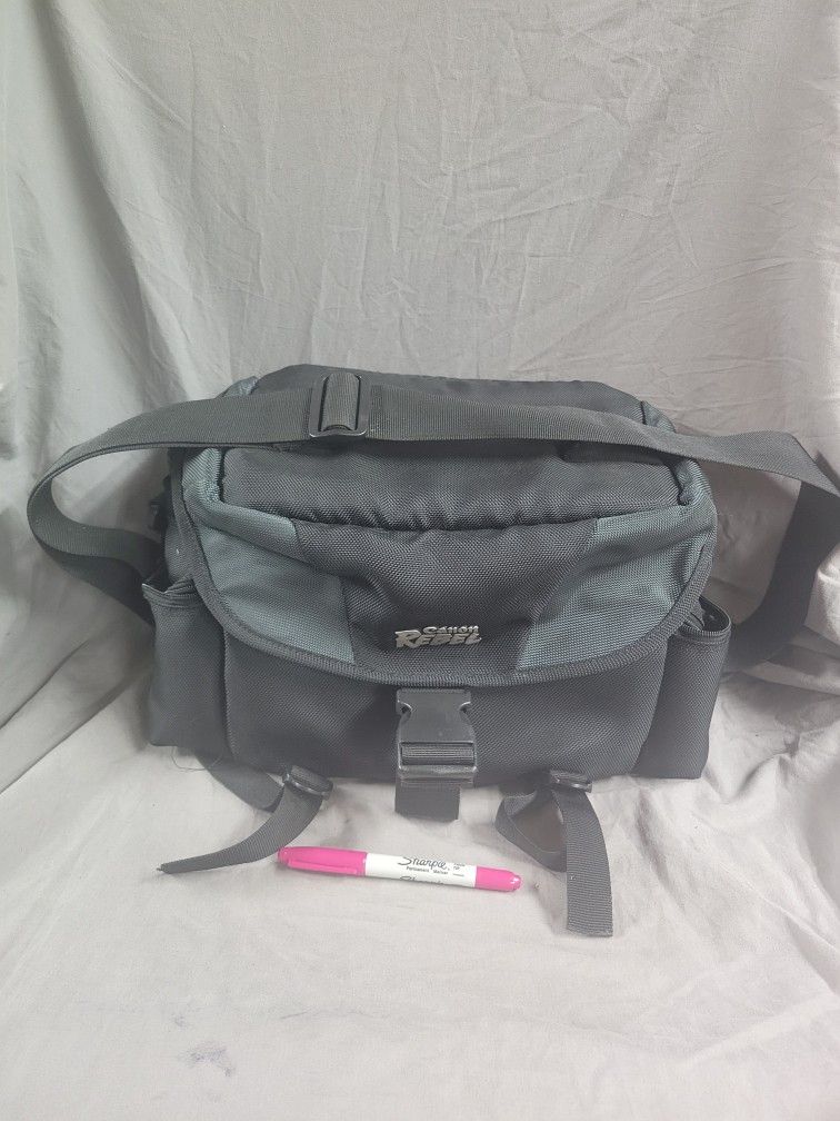 Canon Rebel Utility Bag, Holds Many Items Safely
