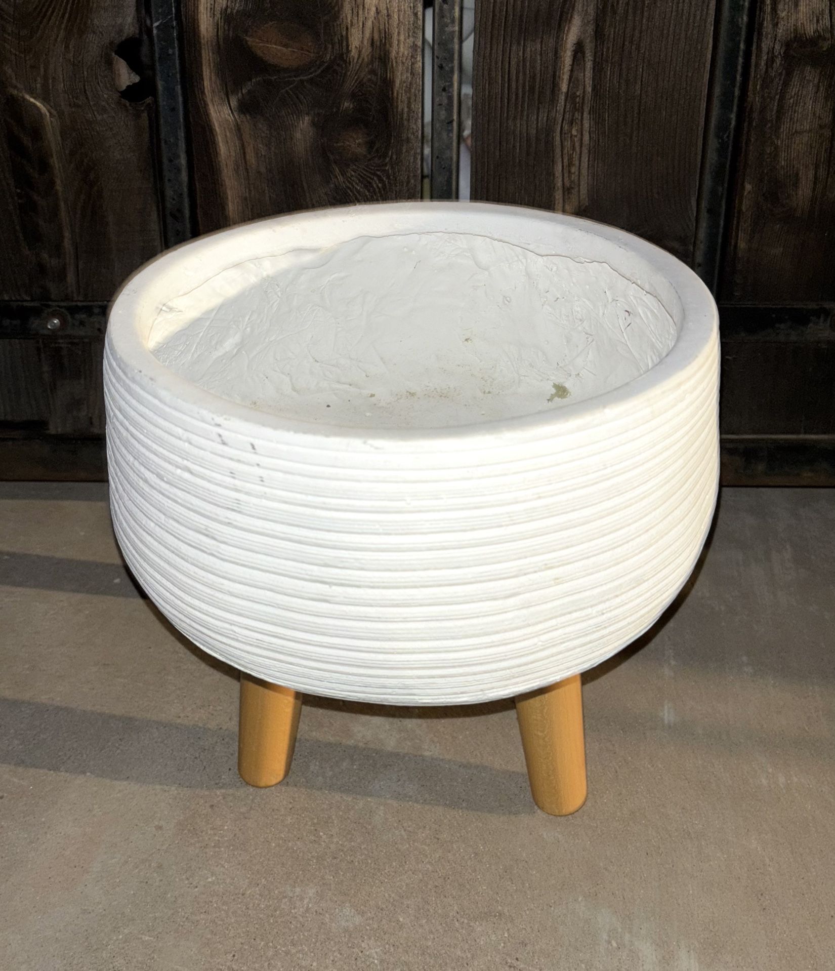Raised Planter/Flower Pot