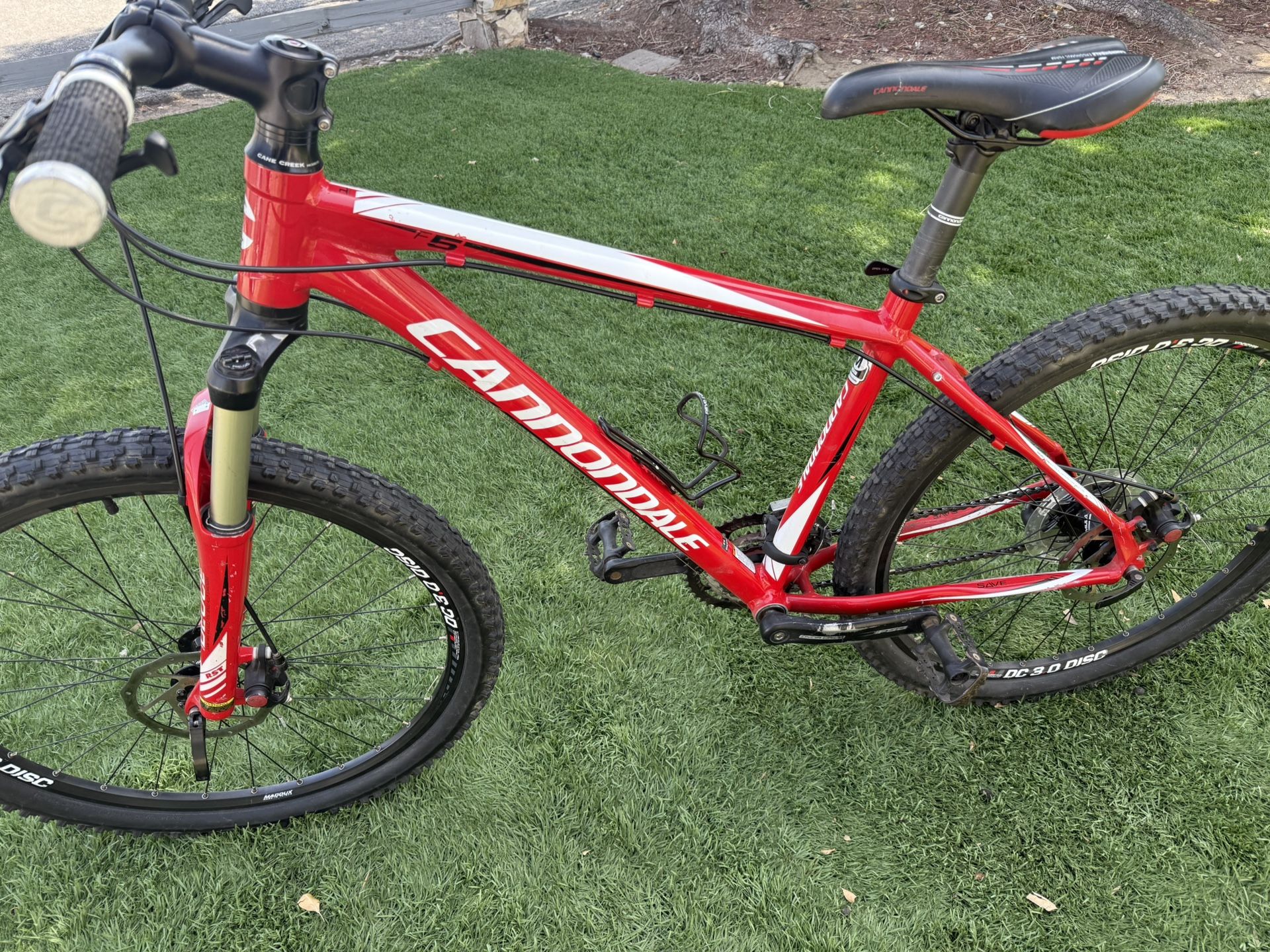 Bicycle Cannondale Mountain Bike