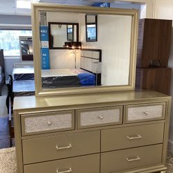 Dresser With Mirror NEW