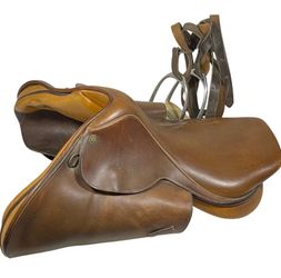 Vintage Collegiate Saddlery Close Contact Jumping Saddle Ruiz Diaz Argentina 17"