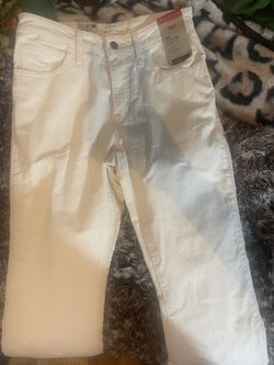 Levi’s White Corduroy Jeans