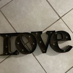 Metal Light Up Love Sign