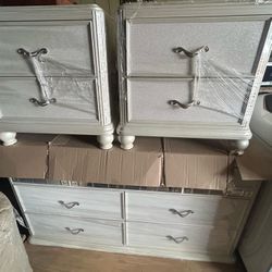 Dresser & Night Stands 