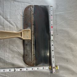 Professional grade Taping, knife, dry wolf