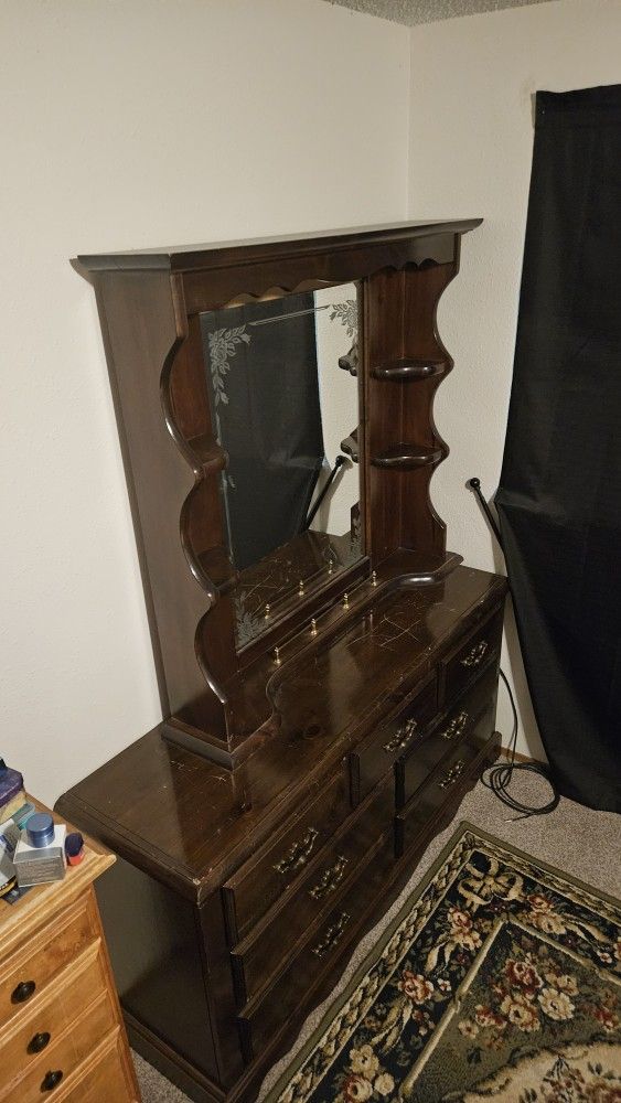 7 Drawer Dresser w/mirror $75 OBO