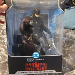 Batman Statue 