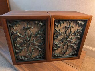 Coral stereo speakers