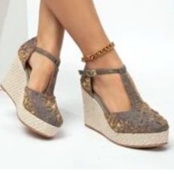 Multi Color Wedge Brand New 7 1/2
