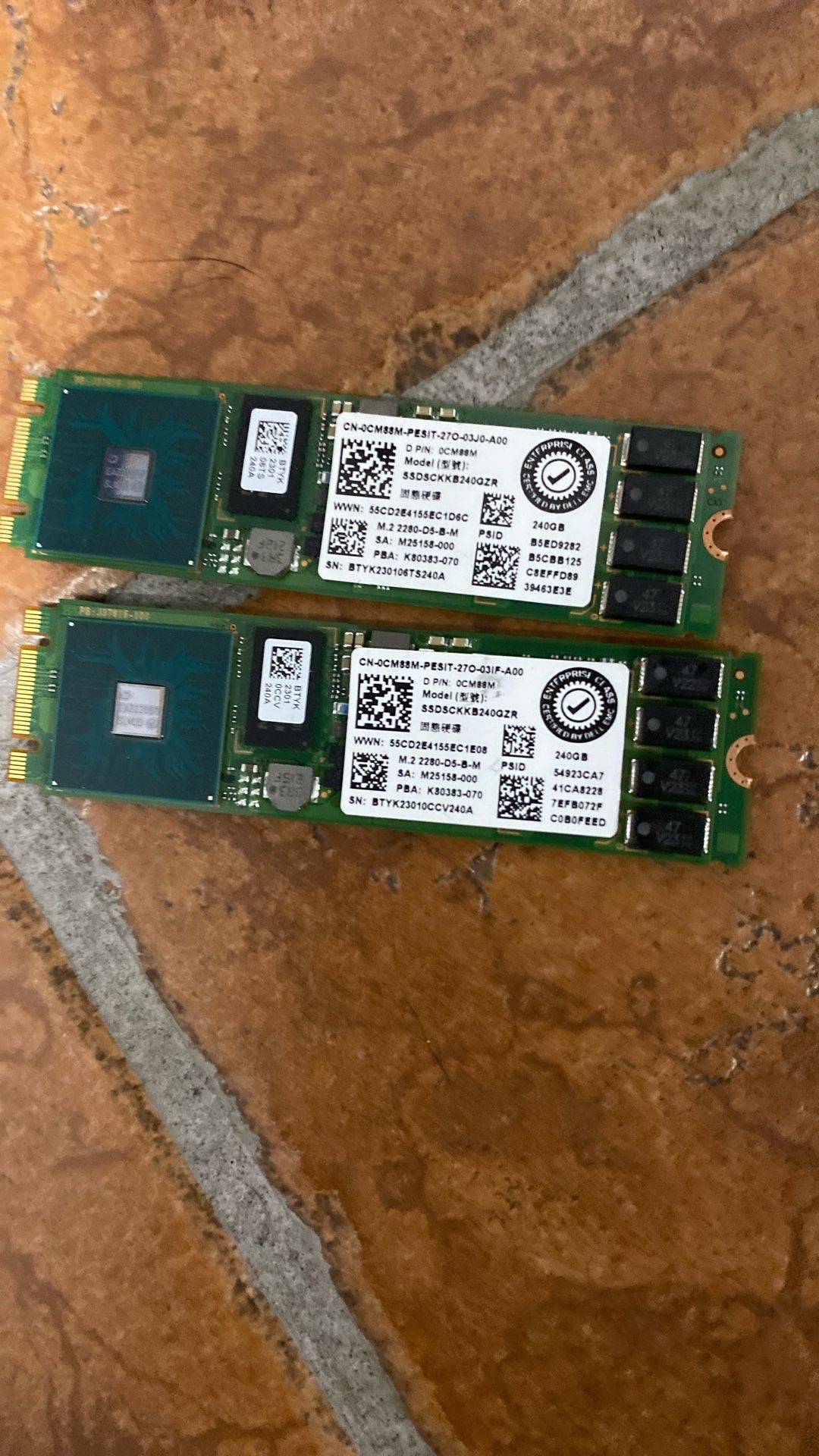 Intel SSDSCKKB240GZR 240GB SSD