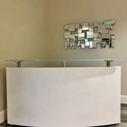 Receptionist Desk