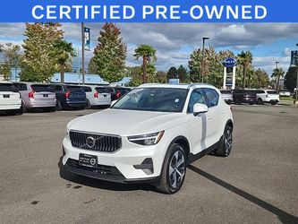 2025 Volvo XC40