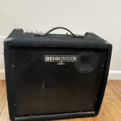  Amplifier Ultratone K1800fx PA system/keyboard amplifier