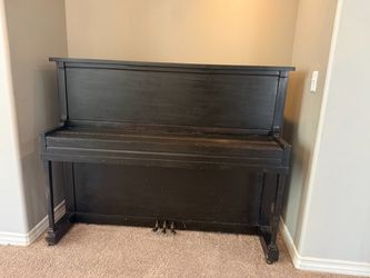 Good sound quality old upright piano for free