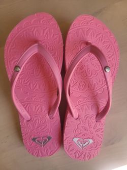 Brand new Roxy girls' flip-flops