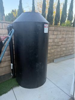 200 Gallon Water storage Tank. Used once.